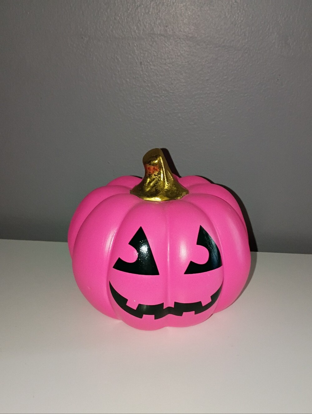 Small Bright Pink Ceramic Jack O Lantern LOL Pumpkin Halloween Table Decor